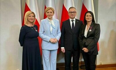 Zdjęcie do Srebrny Krzyż Zasługi dla Dyrektor Powiatowego Zespołu Specjalnych Plac&oacute;wek Szkolno-Wychowawczych w Trzebnicy