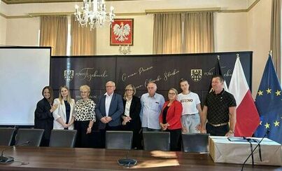 Zdjęcie do Wręczenie nagr&oacute;d w Powiatowym Konkursie Wieńc&oacute;w Dożynkowych